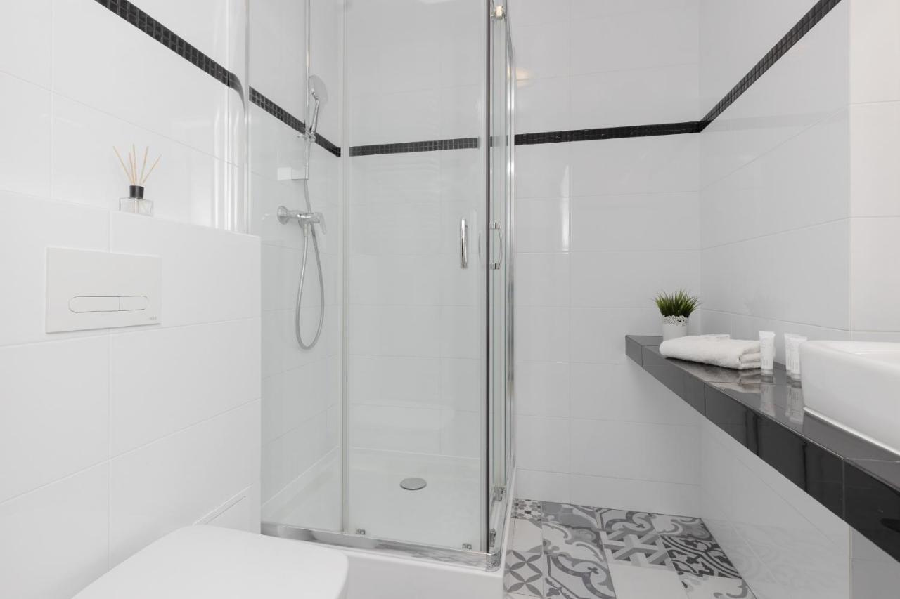 Old Town Spacious Apartment Bonifraterska By Renters Varsóvia Exterior foto